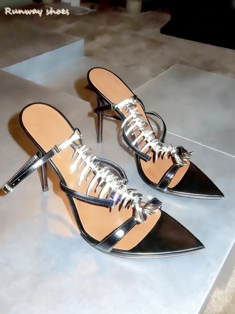 Luxury women's sandals with open tip, metal fish bar decoration, single strap with buckle and stiletto heel, ideal for banquets.