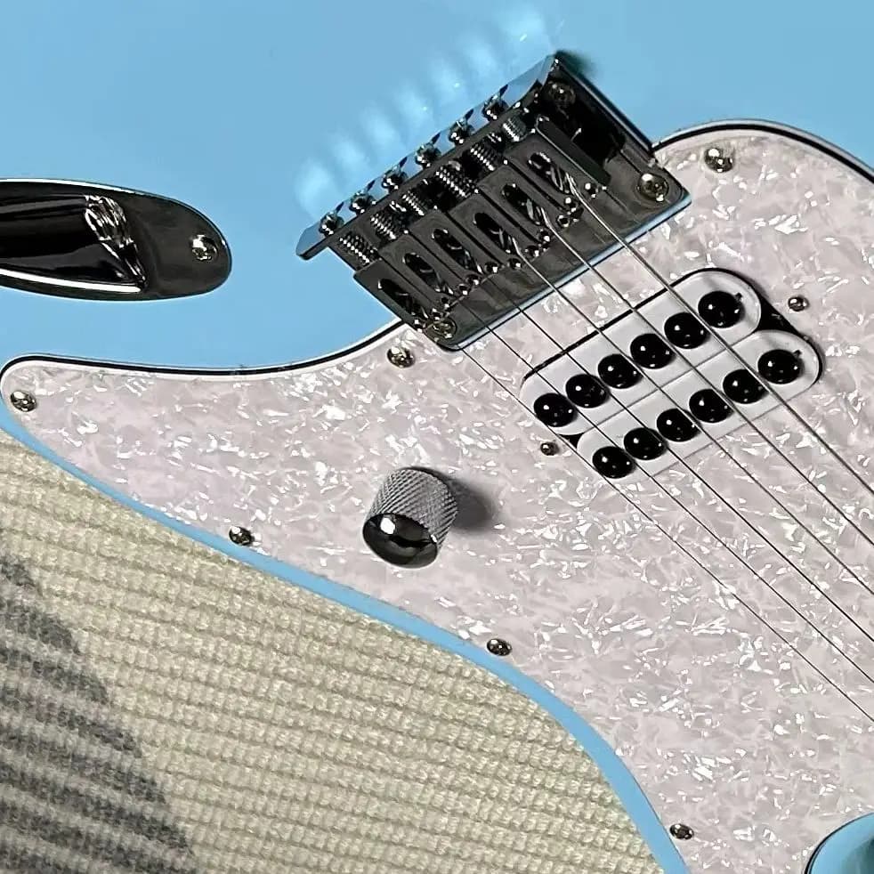 Hot Sale Blue Electric Guitars Mahogany Body White Pearl Pickguard One Pickup 21 Frets