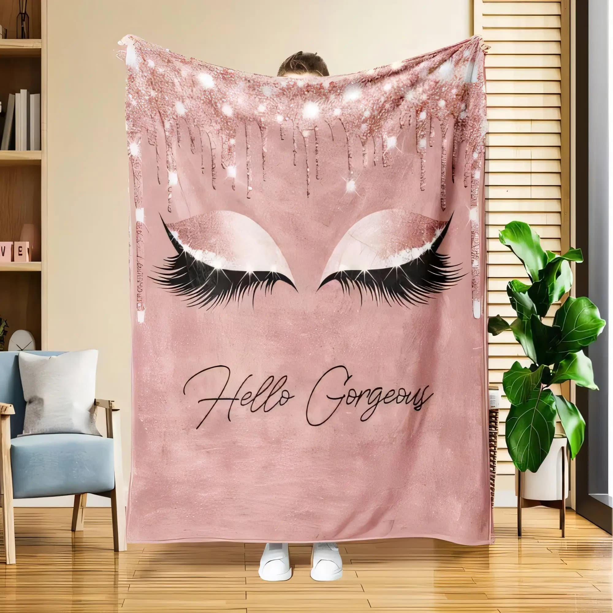 Elegante coperta rosa dal design glamour con occhi chiusi, ciglia lunghe nere, gocciolamento scintillante in oro rosa e 'Hello G