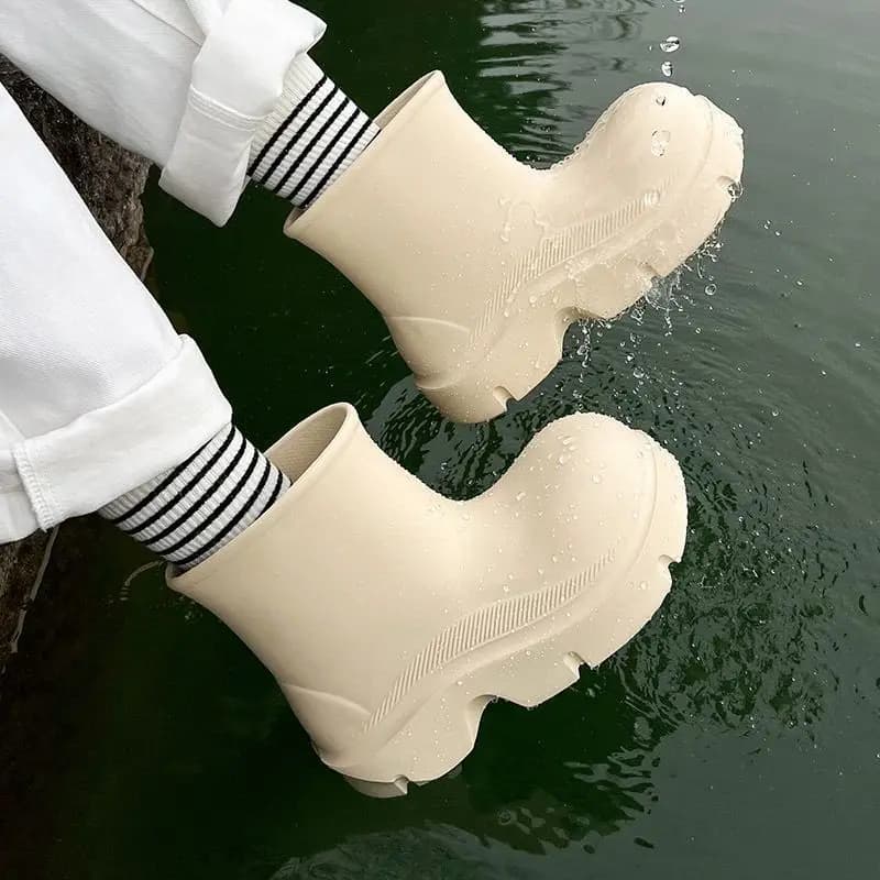 New Fashionable and Trendy Rain Boots: Outdoor Stream-Hiking Thick-Soled Short-Shaft Adult Height-Boosting Waterproof Rain Boots