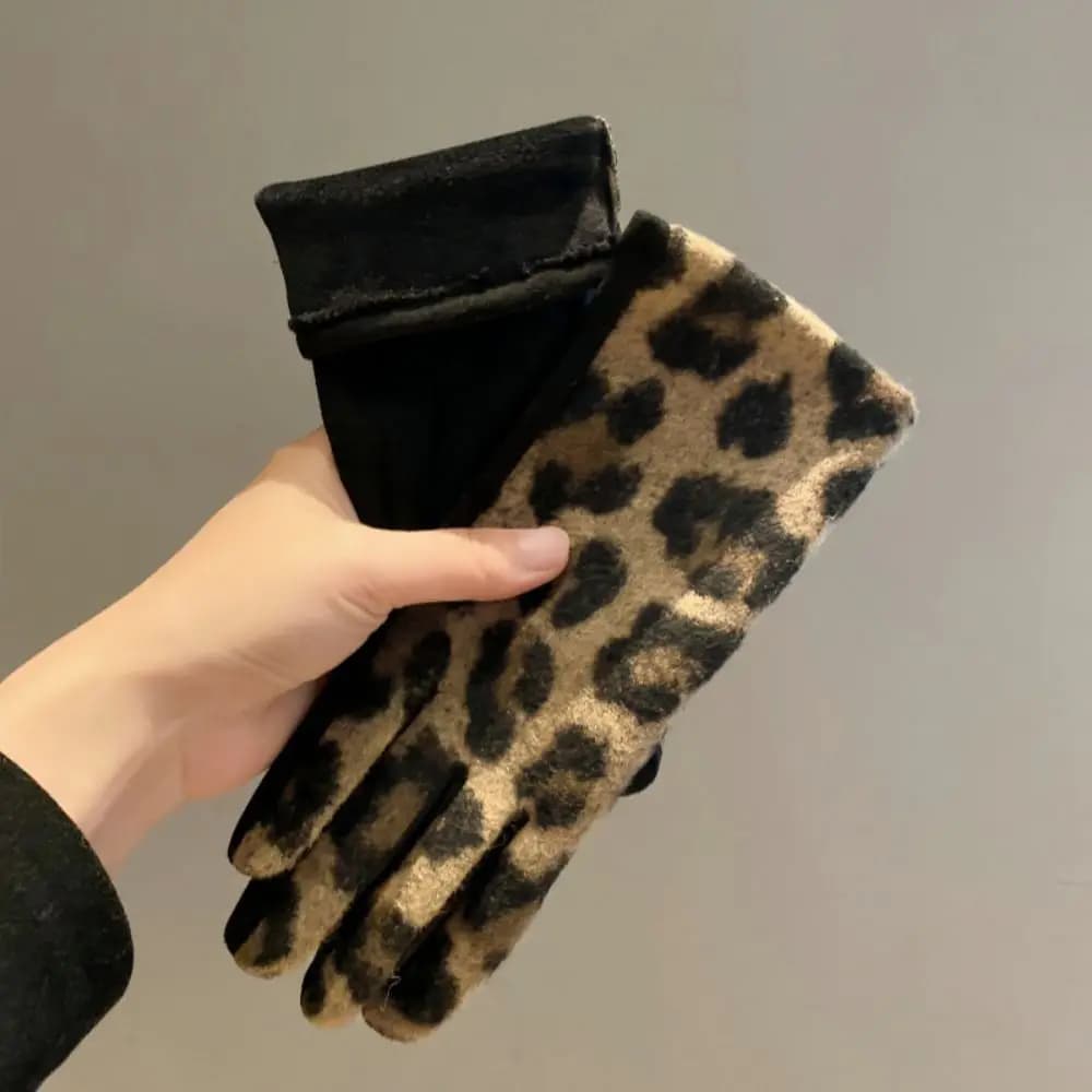 Eleganti guanti in cashmere con stampa leopardata Guanti da guida da donna resistenti al freddo per tenere al caldo Guanti da sci con touch screen Ciclismo invernale