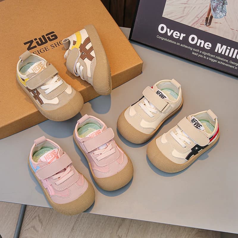 Scarpe per Bambini Autunno 2026 Nuove, con Suola Morbida Antiscivolo, Impermeabili, per Imparare a Camminare, Funzionali