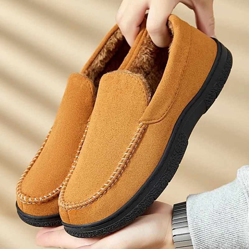 Nuove pantofole di peluche per uomo Outdoor No Slip Scarpe da uomo in cotone caldo Scarpe casual da uomo di lusso Scarpe da guida casual da uomo morbide e accoglienti