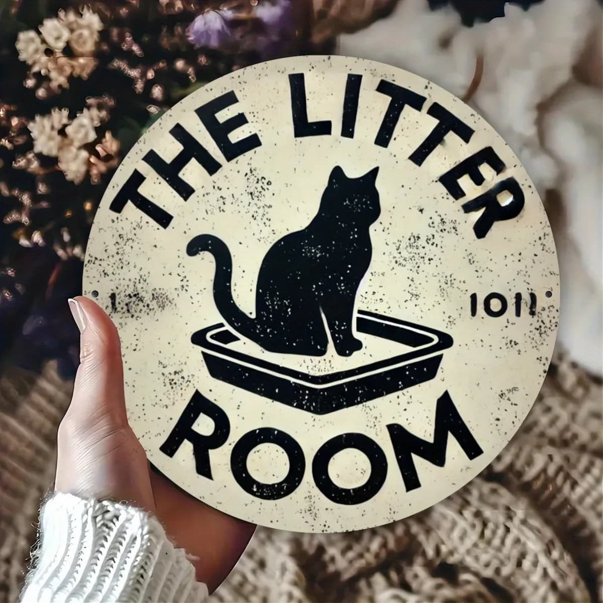 One Piece, Cat Motif Design in The Litter Box, Flat Printed Tin Metal Signs