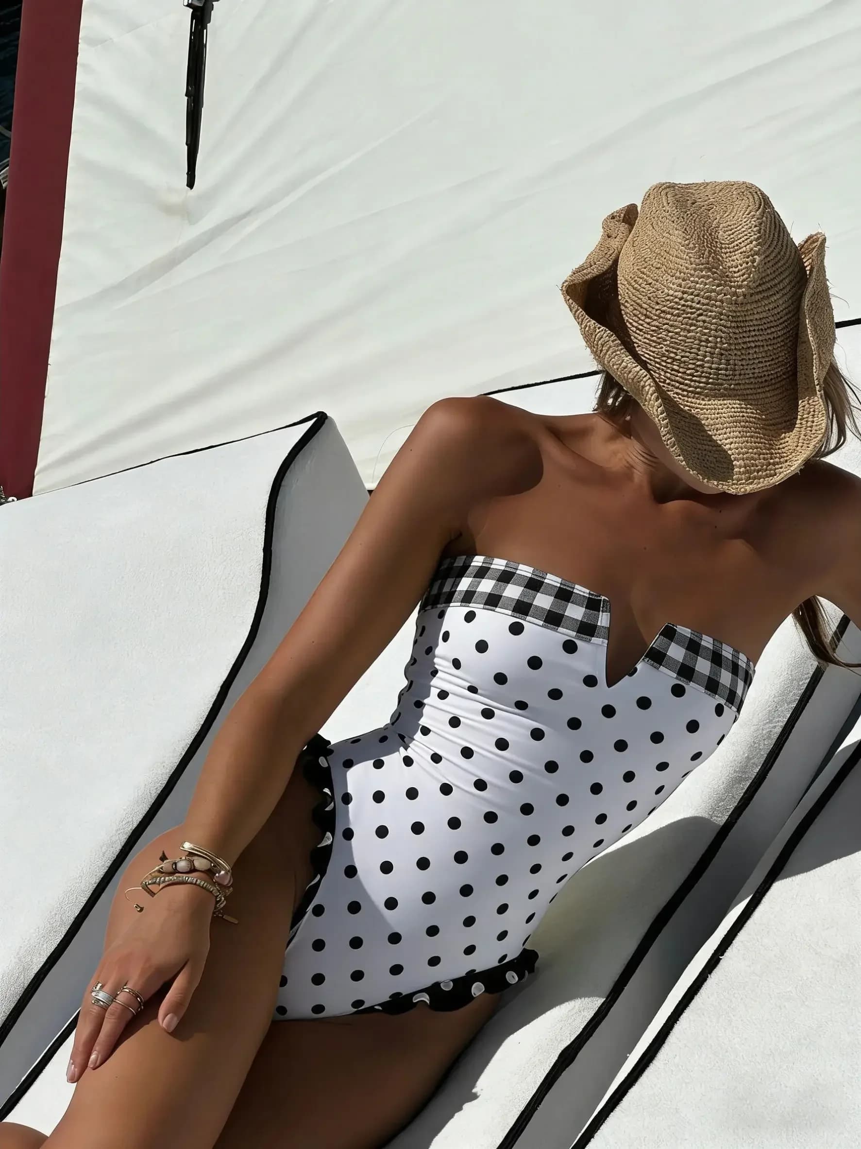 Costume da bagno intero da donna con scollo a V e volant, monokini a vita alta, cut-out, per la spiaggia