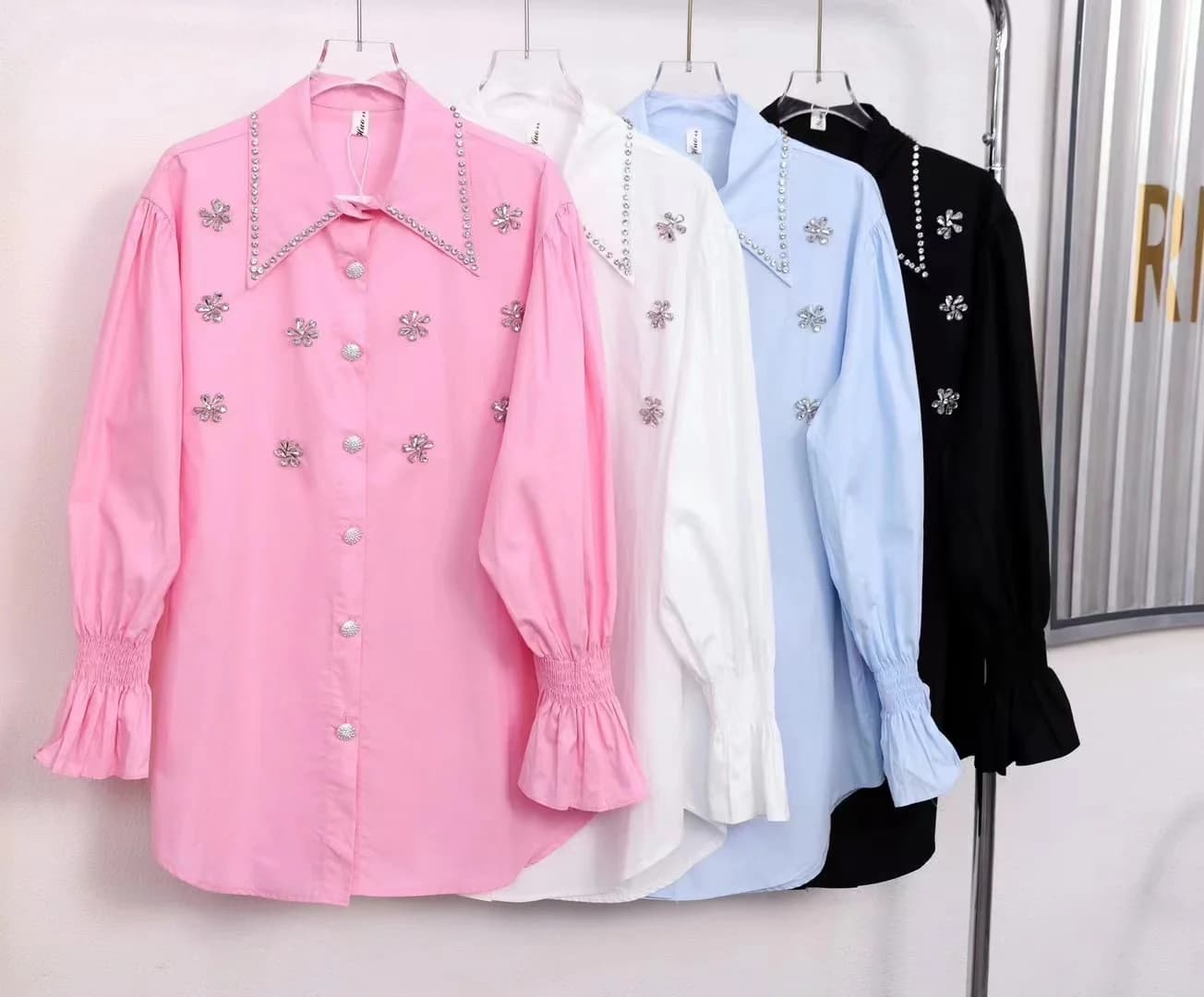 Nuovo nel 2024 Autunno Diamanti Ricamo Camicie di cotone Manica lunga da donna Allentato Casual Monopetto Camicette Donna Top Blusas