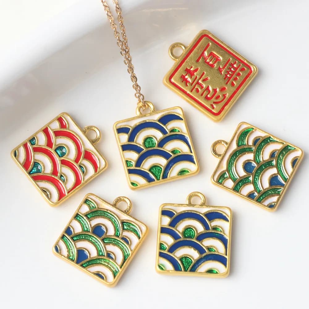 DIY Lot of 10pcs Zinc Alloy Charms with Spray Paint Drop Oil Color Small Pendants for Necklaces and Accessories Crafting