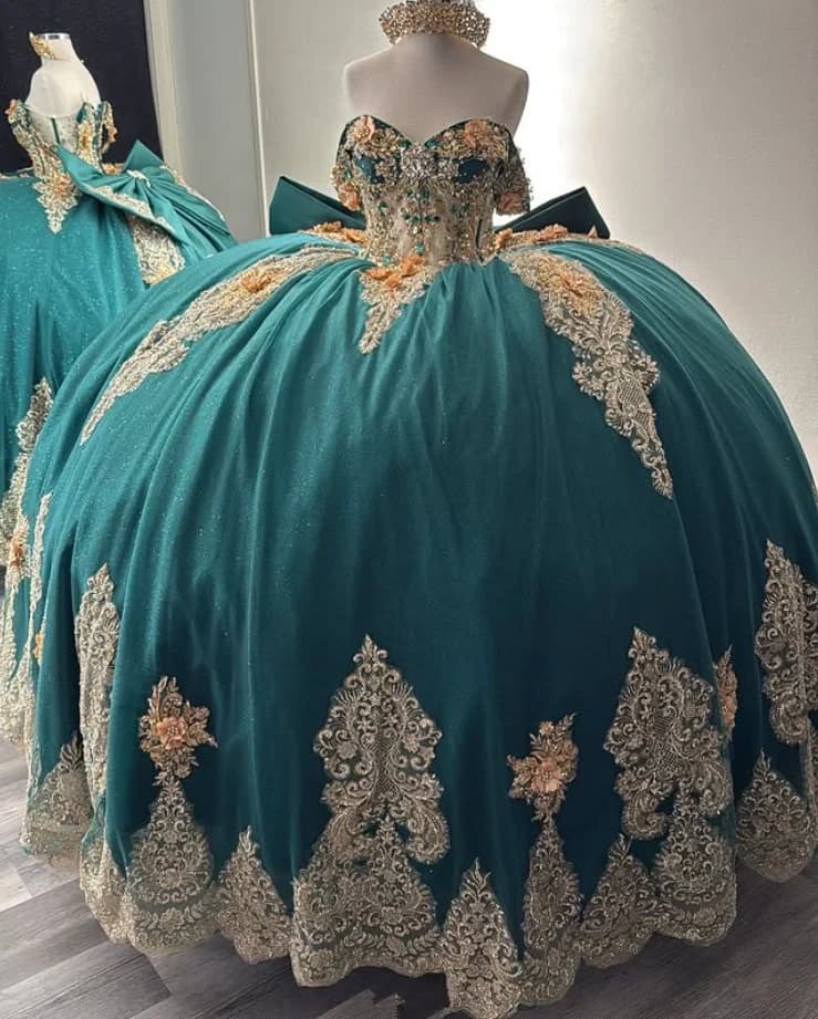 Hunter Green Princess Sparkly Abiti Quinceanera con spalle scoperte Applique in cristallo Cappella Train abiti da xv anni Personalizzato