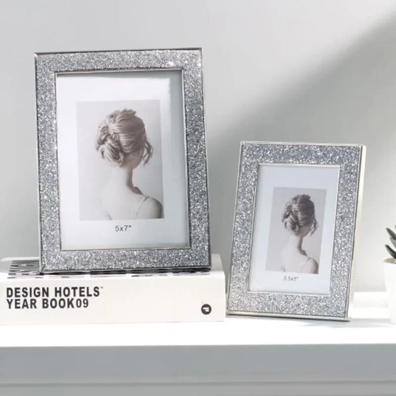 Metal Photo Frame European Style Simple and Luxurious, Wedding Photo Display, Home Furniture Ornaments
