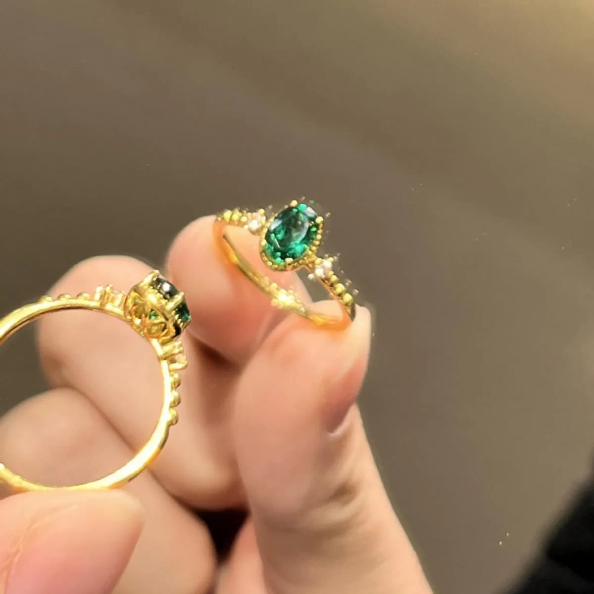 Anelli di pietre preziose verdi ovali di lusso leggeri per le donne, anelli classici e semplici, regali di gioielli per pendolari quotidiani, feste regolabili