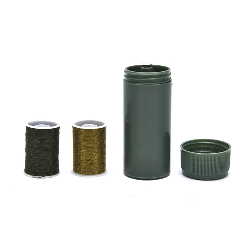 Mini kit da cucito custodia cilindrica portatile da viaggio con fili aghi scatola da cucito artigianale Set Kit da cucito portatile verde militare