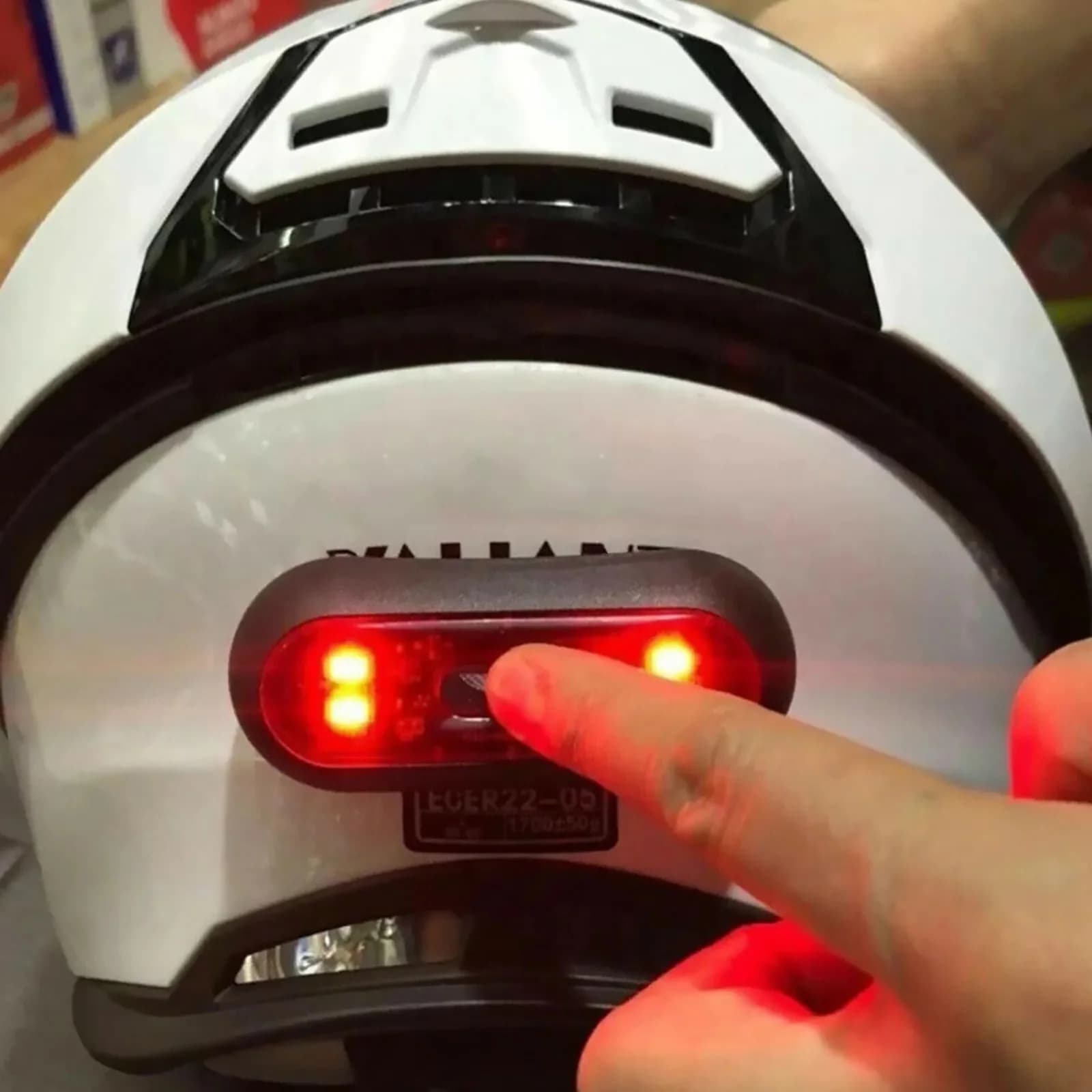 Fanale posteriore per casco USB ricaricabile per casco da bicicletta per moto Fanale posteriore Segnale di sicurezza Lampada di avvertimento Lampada posteriore a LED impermeabile
