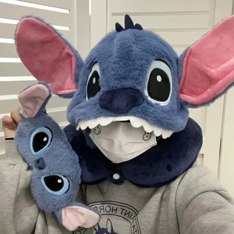 Disney Stitch Cartoon Cuscino per il collo con cappuccio a forma di U Autunno/Inverno Comodo cuscino con cappello da viaggio Cuscino per pisolino oscurante Maschera per gli occhi