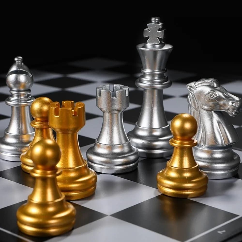Portable 25/32cm Chessboard Magnetic Chess Set Magnet Plastic International Chess Folding Portable English Chess Outdoor