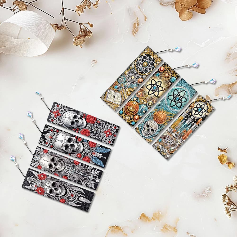Set di 8 Segnalibri Artistici Fai-da-Te a Forma di Teschio con Diamanti e Ciondoli in Cristallo, Ideali come Regalo