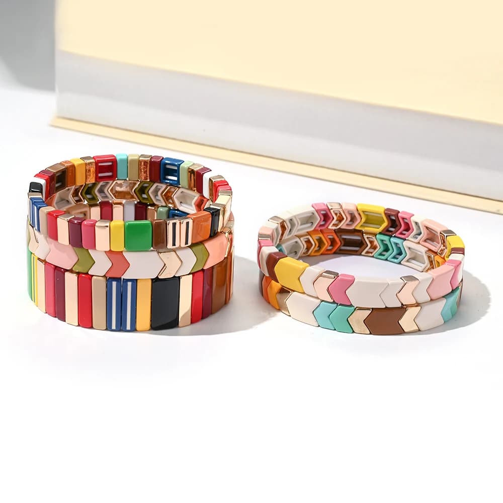 Bracciale in lega colorata da 1 pezzo, design con perline quadrate e a forma di freccia, per l'uso quotidiano e varie occasioni, regalo ideale per San Valentino