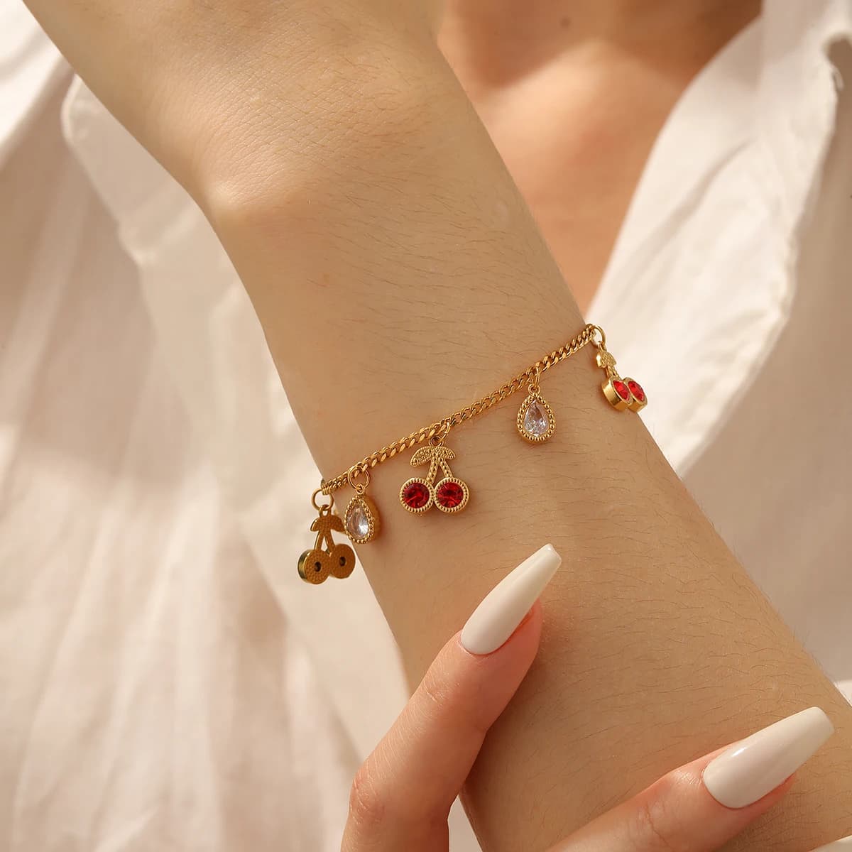 DIEYURO 316L Acciaio Inossidabile Moda Rosso Zircone Intarsio Cherry Braccialetto di Fascino Delle Donne di Nuovo Tendenza Classico Catena Da Polso Regalo Dei Monili