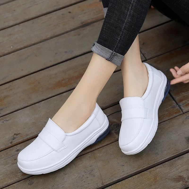2022 Nuovo Confortevole Morbido Bianco Scarpe Basse Aria Casual Scarpe Da Ginnastica Scarpe per Le Donne antiscivolo Traspirante Donne Mocassini Zapatos Mujer