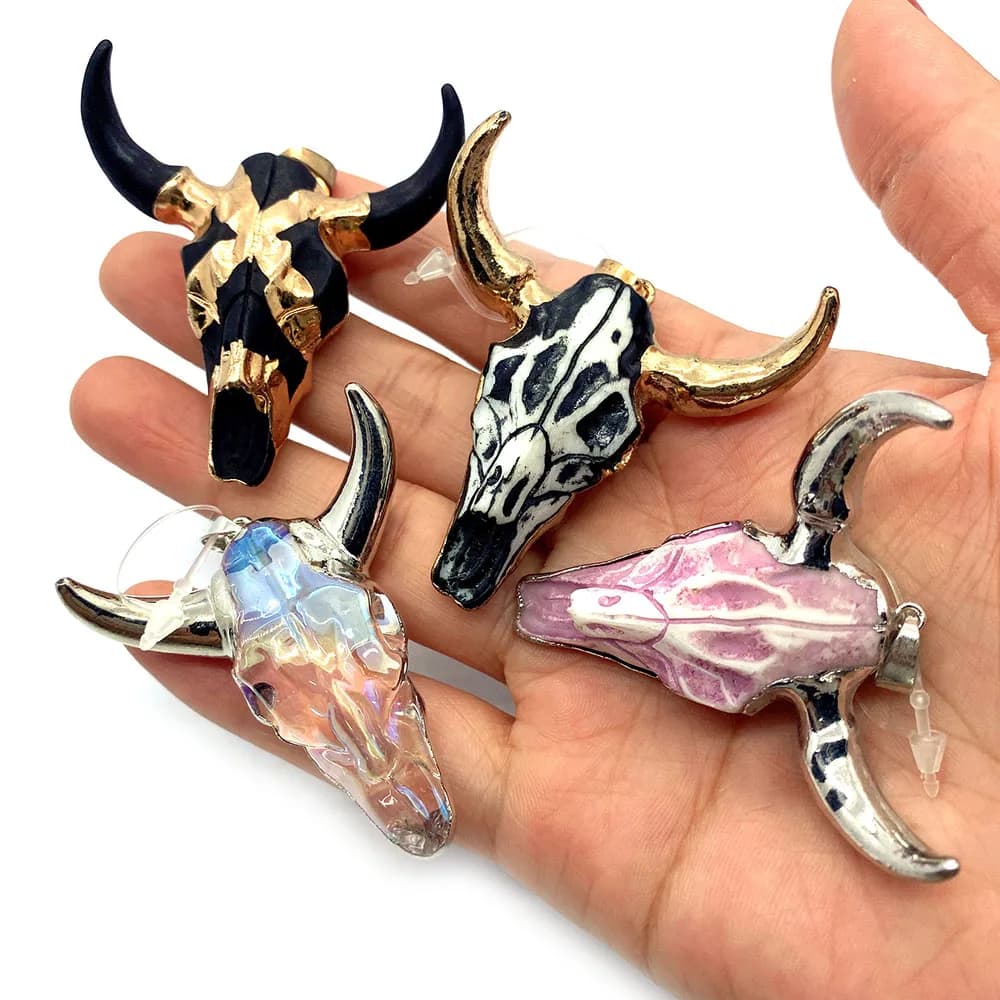 Collana in acrilico con ciondolo placcato a forma di testa di toro in osso di mucca per le donne Creazione di gioielli fai da te Accessori per ciondoli per collana da uomo di moda