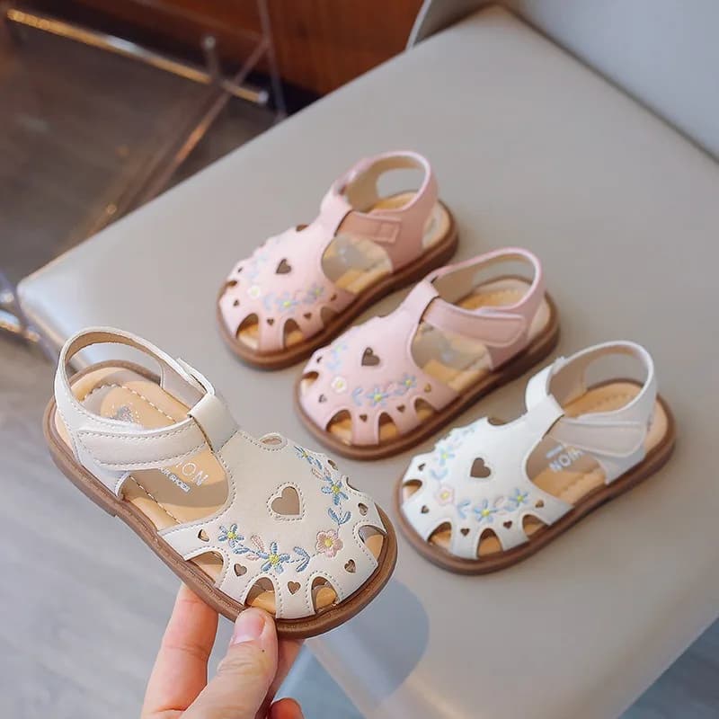 Summer Kids Hollow Breathable Sandals Children Soft-Soled Princess Shoe Girls Soft-Soled Velcro Beach Shoe Everyday Casual Shoes