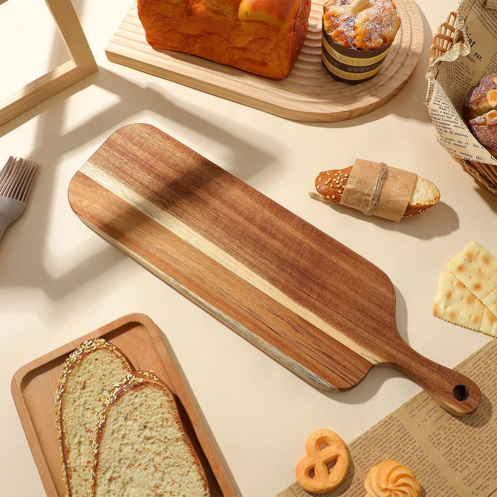 Tagliere Lungo in Legno con Manico, Vassoio da Portata in Legno Naturale per Salumi, Formaggi, Pizza, Pane, Snack, Eventi all'Aperto