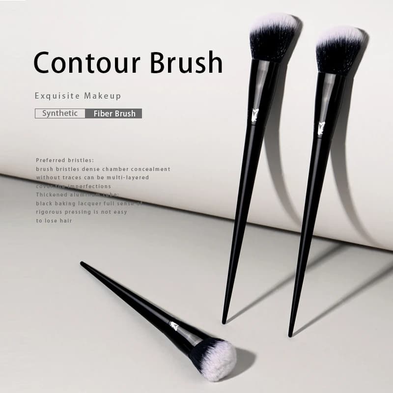 Kat Von D- Makeup Brush 02 Side Brush Soft Fiber Hair Elegant Black Handle Makeup Brushes for Women