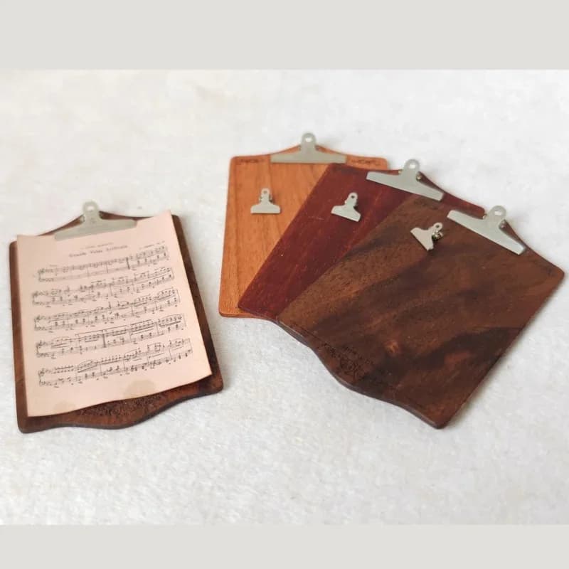 1:6 Casa delle bambole Mini Modello Accessori per mobili Cartella di file in legno massello Clip in metallo Bjd Gsc Blyth Soldier Lol Decor Giocattolo di cancelleria