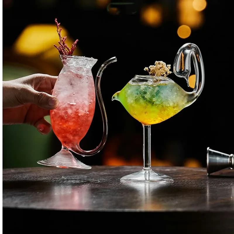 Tazza da cocktail in vetro creativo Bar Set di tazze di miscelazione Martini Champagne Tazza da vino Corpo di uccello Orso Globo Tazza da bere Festa