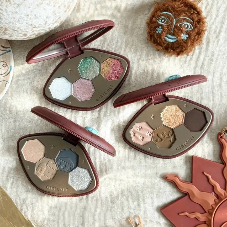 GIRLCULT 4-Color Eyeshadow Palette – Matte & Duochrome Shimmer, Highly Pigmented Smoky Shades,Chameleon Color Eye Shadow