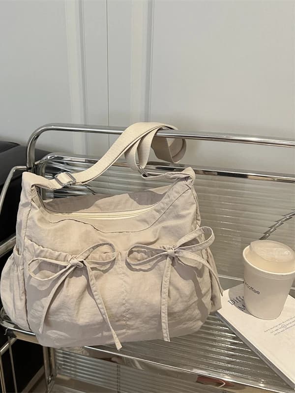 2025 Nuova borsa a tracolla singola Faion Commuter Class Borsa tote leggera casual Borsa versatile pieghettata coreana Sle