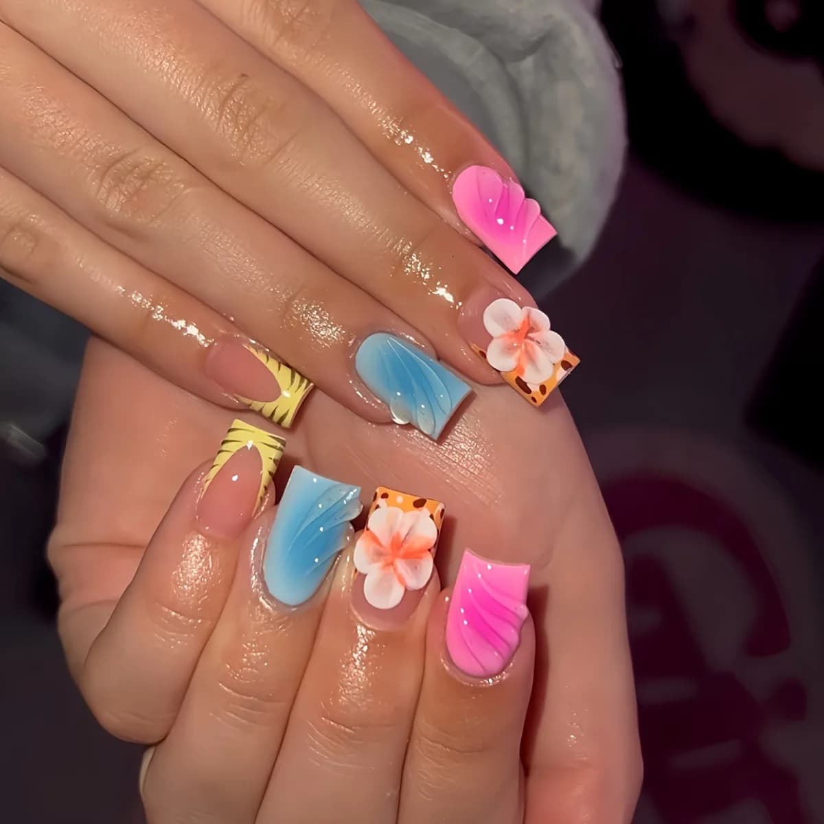24pcs Short Square Head False Nails Blush Pink Blue Stereo Flower Spring Wearable Press On Nails Leopard Print French Fake Nail