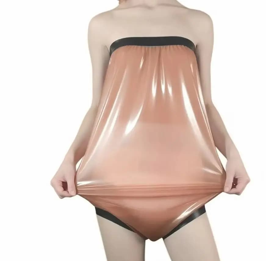 Slip in lattice rosa trasparente con inserti neri a vita alta, taglio a gamba larga, per body in lattice, stile mutandina.