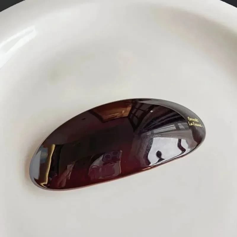 French Retro Elegant Hair Clip - Low Ponytail Retro Hair Clip, Oval Design Perfectly Suitable for Casual and Formal Hairstyles.