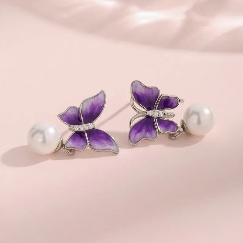 Retro francese S925 ago d'argento nuovi orecchini di perle di farfalla viola orecchini di tendenza di lusso leggeri di moda super fata