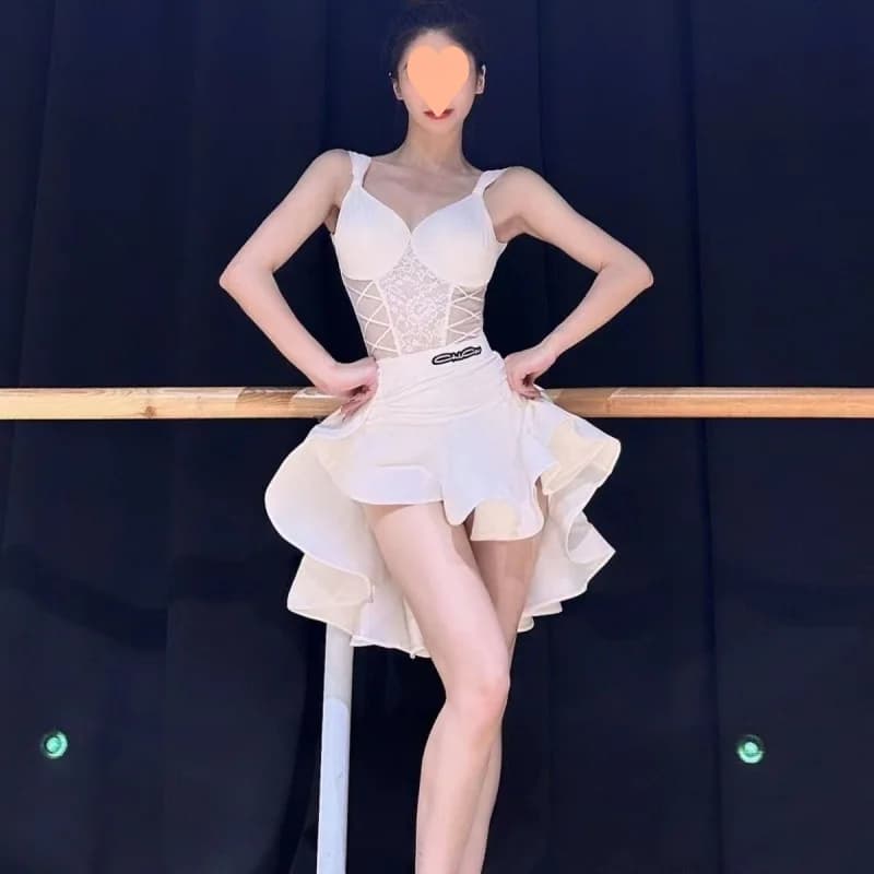 Elegante abito da ballo latino bianco puro desiderio, abito diviso sexy, gonna a pendolo a lisca di pesce, donna rumba