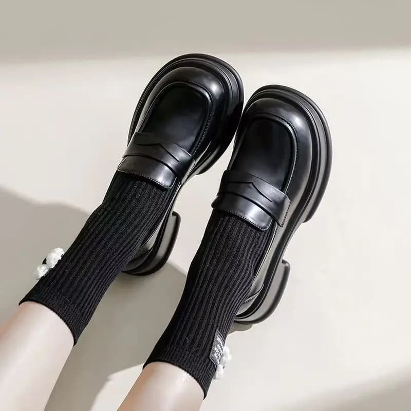 Nuove Scarpe da Donna in Pelle Stile Britannico 2026 con Suola Spessa e Rialzata per Primavera Autunno, Versatili da Abbinare a Gonne