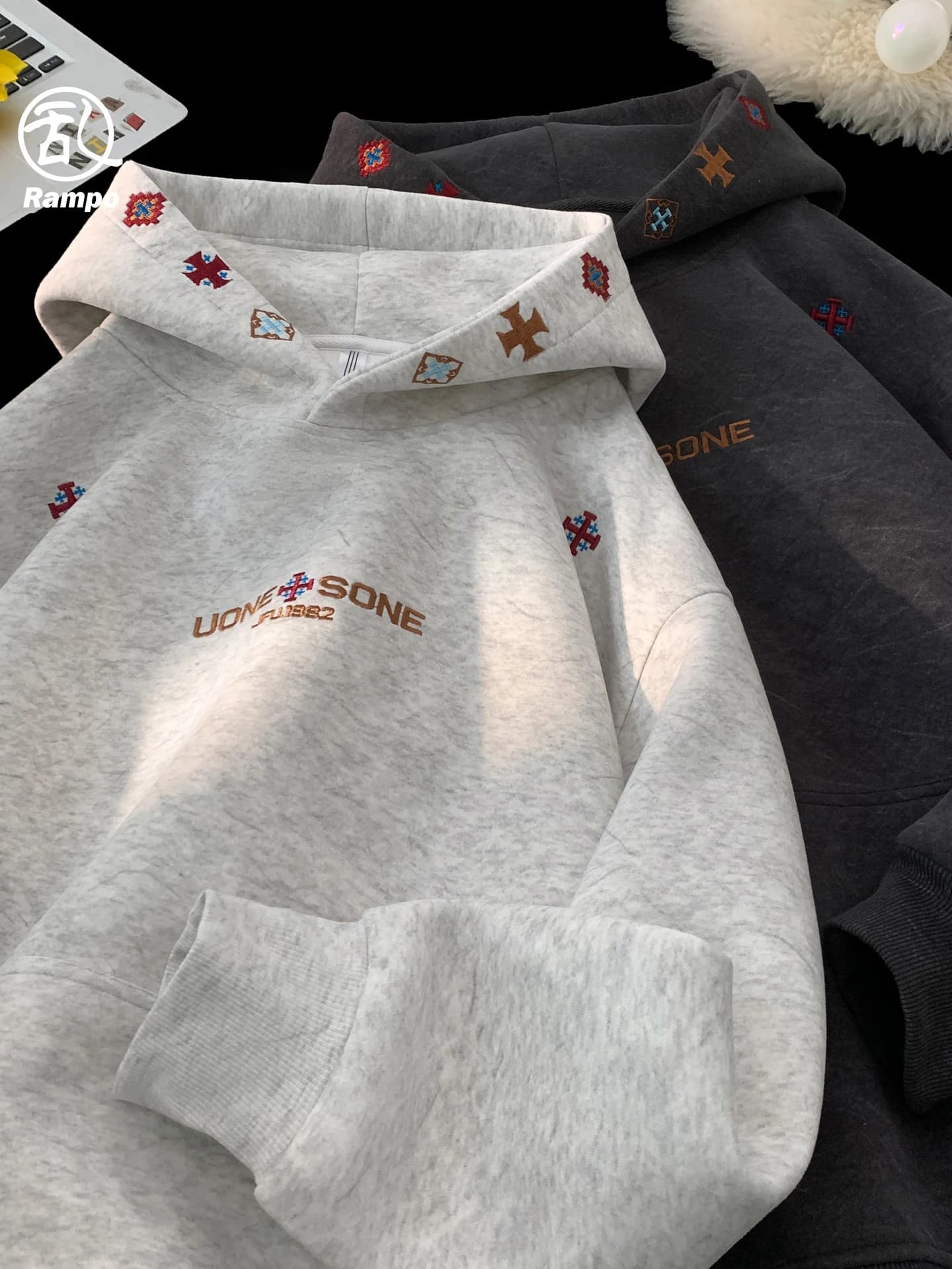 Felpa con cappuccio ricamata da uomo in stile americano, pesante, calda, foderata in pile, casual, alla moda