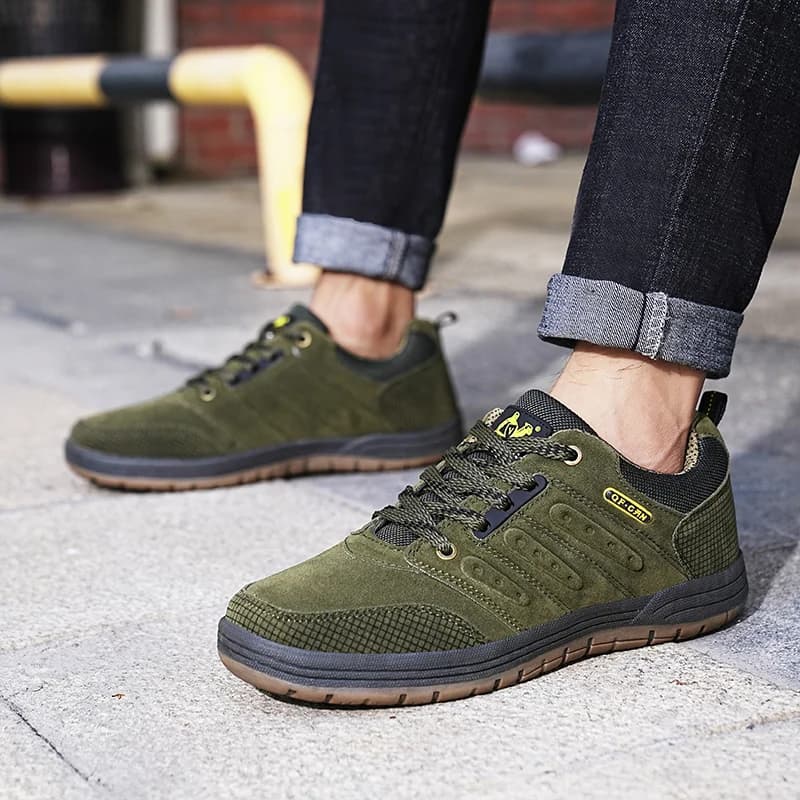 New rugged and durable men's trekking shoes Perfect high traction trail gymnastics shoes for hiking shoes ready for adventure