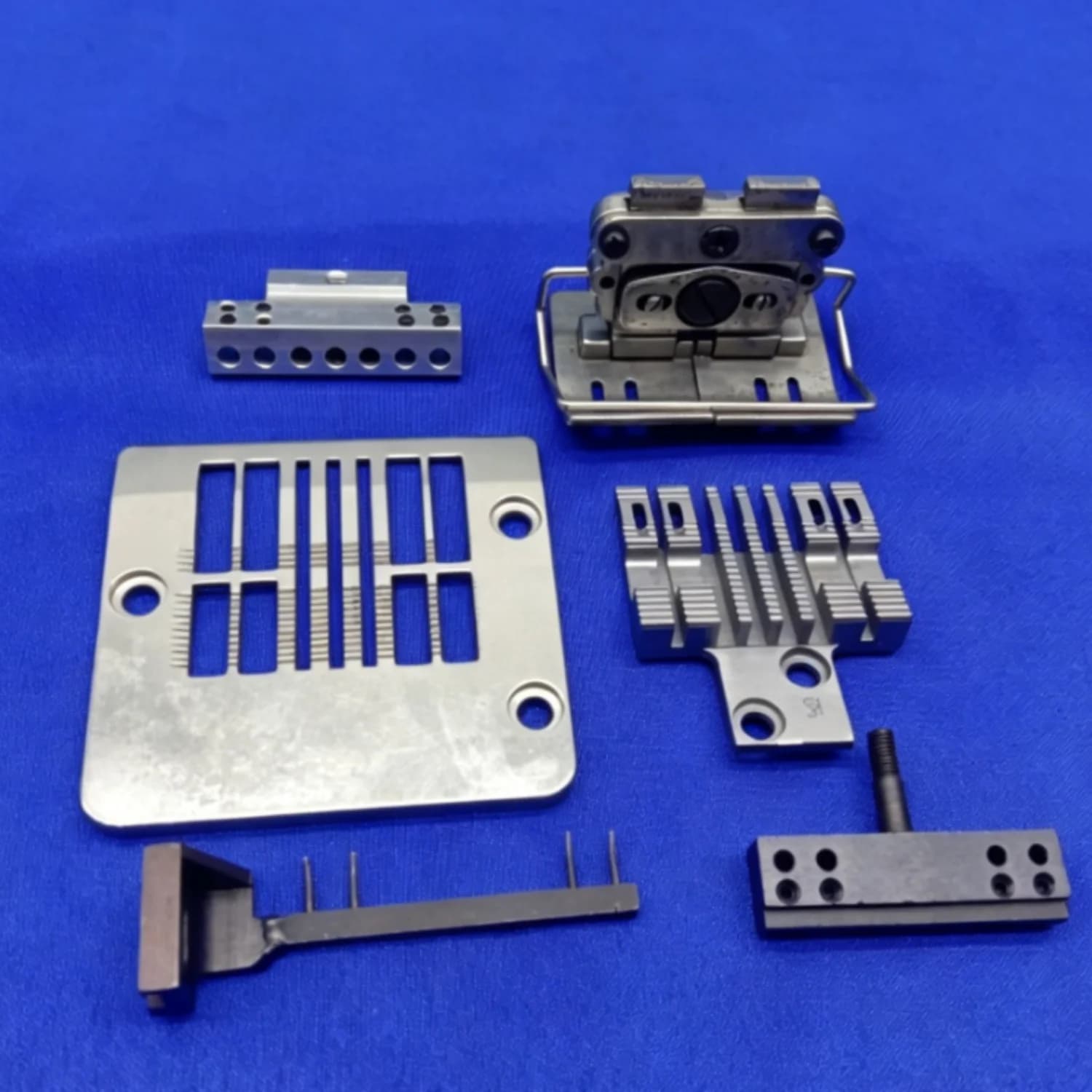 FBX1104PR Pant Head Machine Gauge Sets JUKl MH1410 Needle Gauge Set for Sewing Machine Gauge Sets