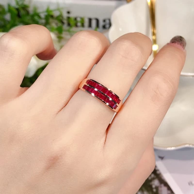 Anelli lisci classici con rubino a doppio strato dal design classico per le donne Gioielli in argento per banchetti di lusso leggeri e alla moda regolabili