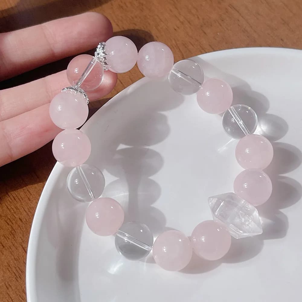 Semplice nuovo braccialetto di cristallo rosa per donna, braccialetto di design con fiore di farfalla, accessorio di gioielli per migliore amico con fiore di pesco fortunato