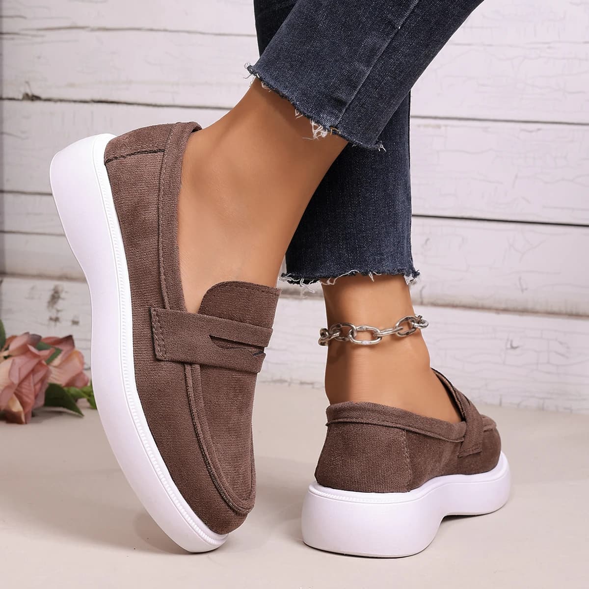Sneakers donna primavera 2026 nuove sneakers da donna con piattaforma bianca scarpe da ragazza di tendenza casual in vera pelle studenti mocassini da donna