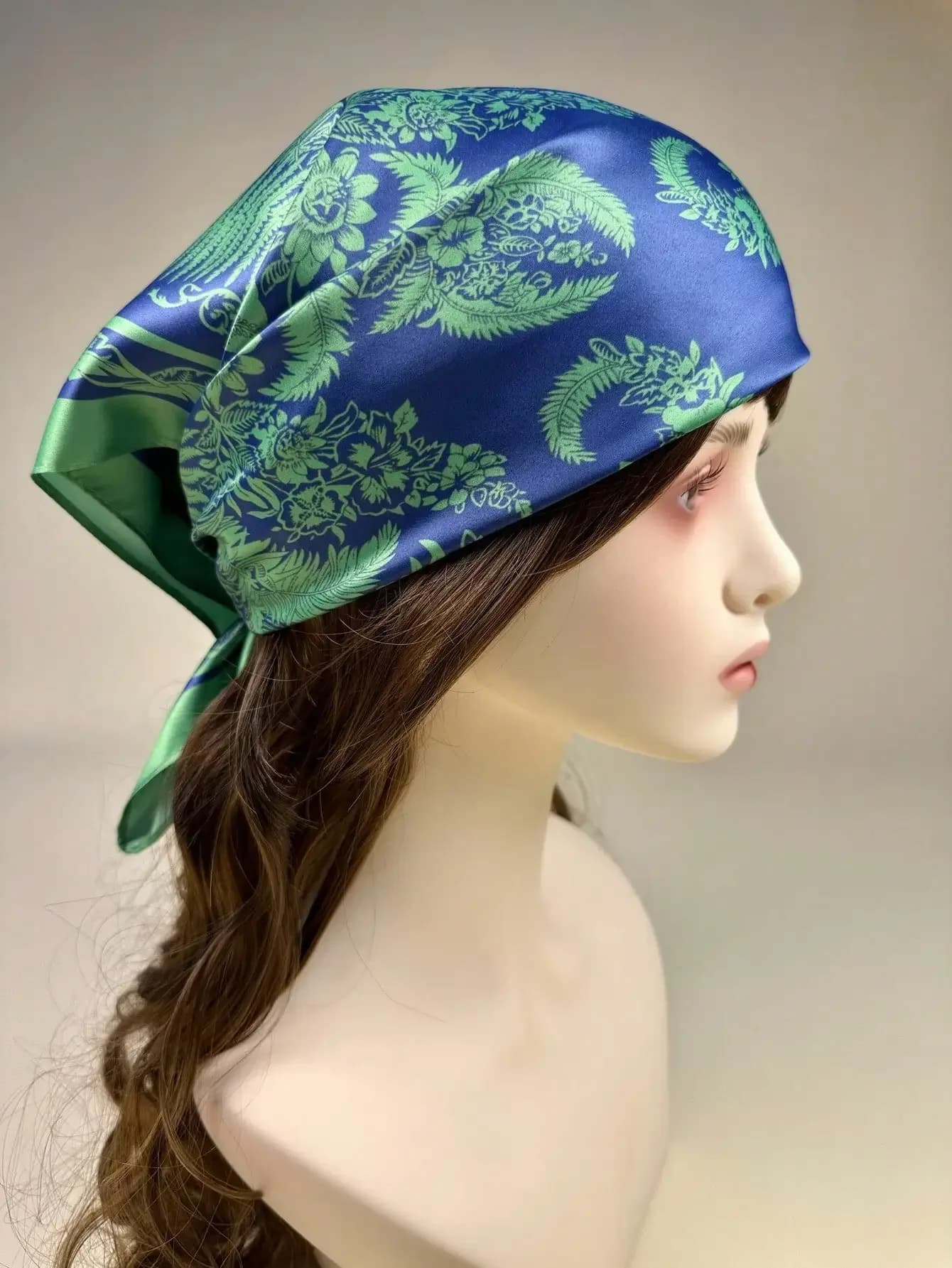 Sciarpa elegante da donna in raso con stampa palme al tramonto, foulard, sciarpa per la testa da donna