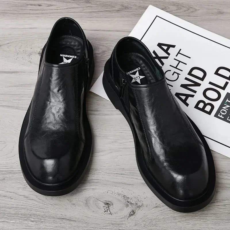 Scarpe casual da uomo stile britannico Scarpe in pelle Uomo Mocassini moda formale con suola spessa Scarpe da uomo per uomo Primavera Autunno Nuovo