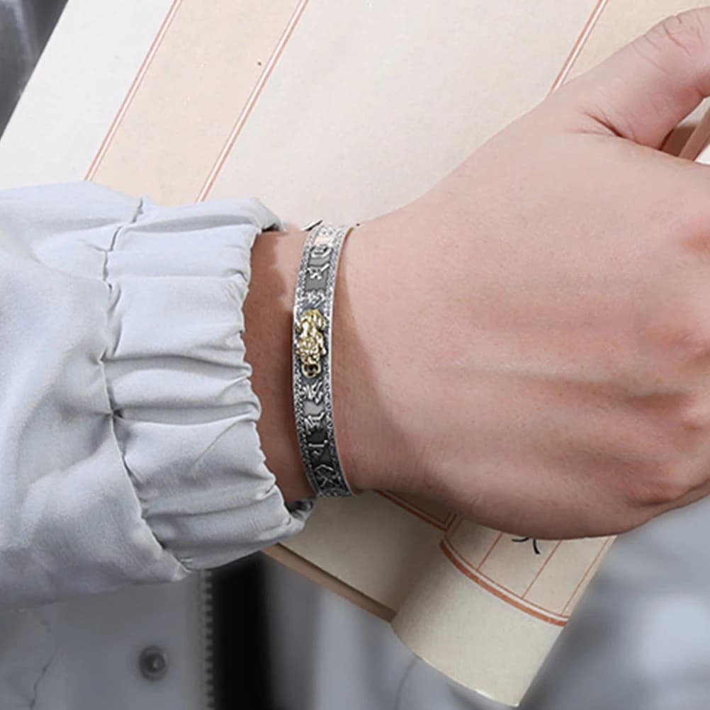 Bracciale a forma di cuore con polsino aperto in rame da uomo, catena da polso religiosa buddista, braccialetto regolabile, catena da polso alla moda