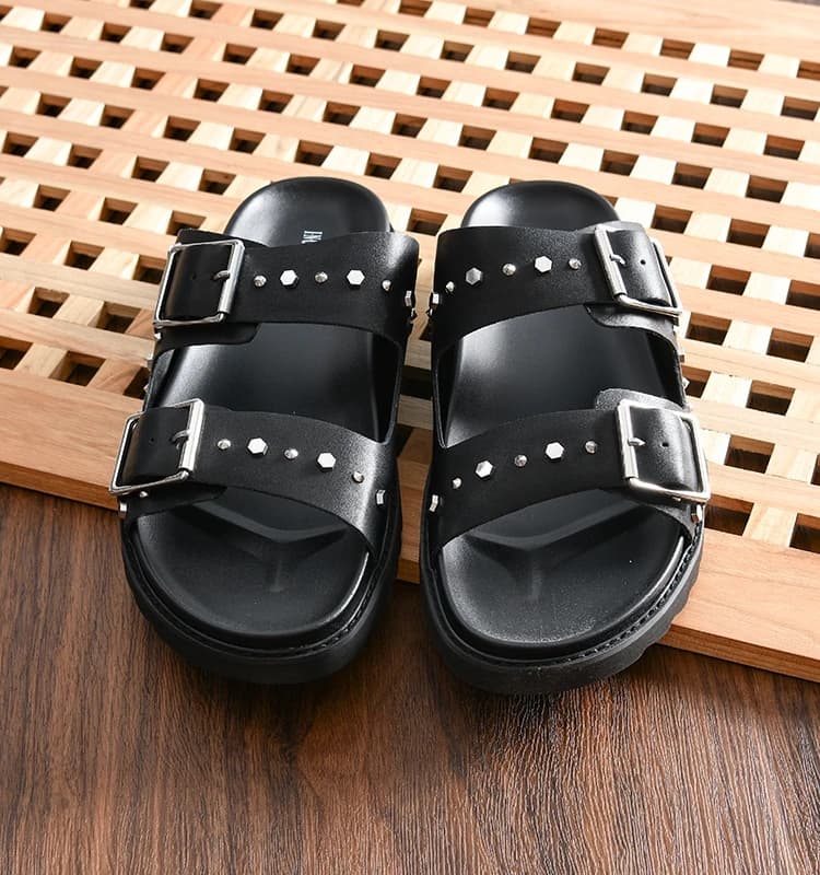 Sandali Estivi da Uomo alla Moda, Antiscivolo, Traspiranti, da Spiaggia, Casual, con Design a Rivetti, Comodi, Slip-On, Suola in Gomma