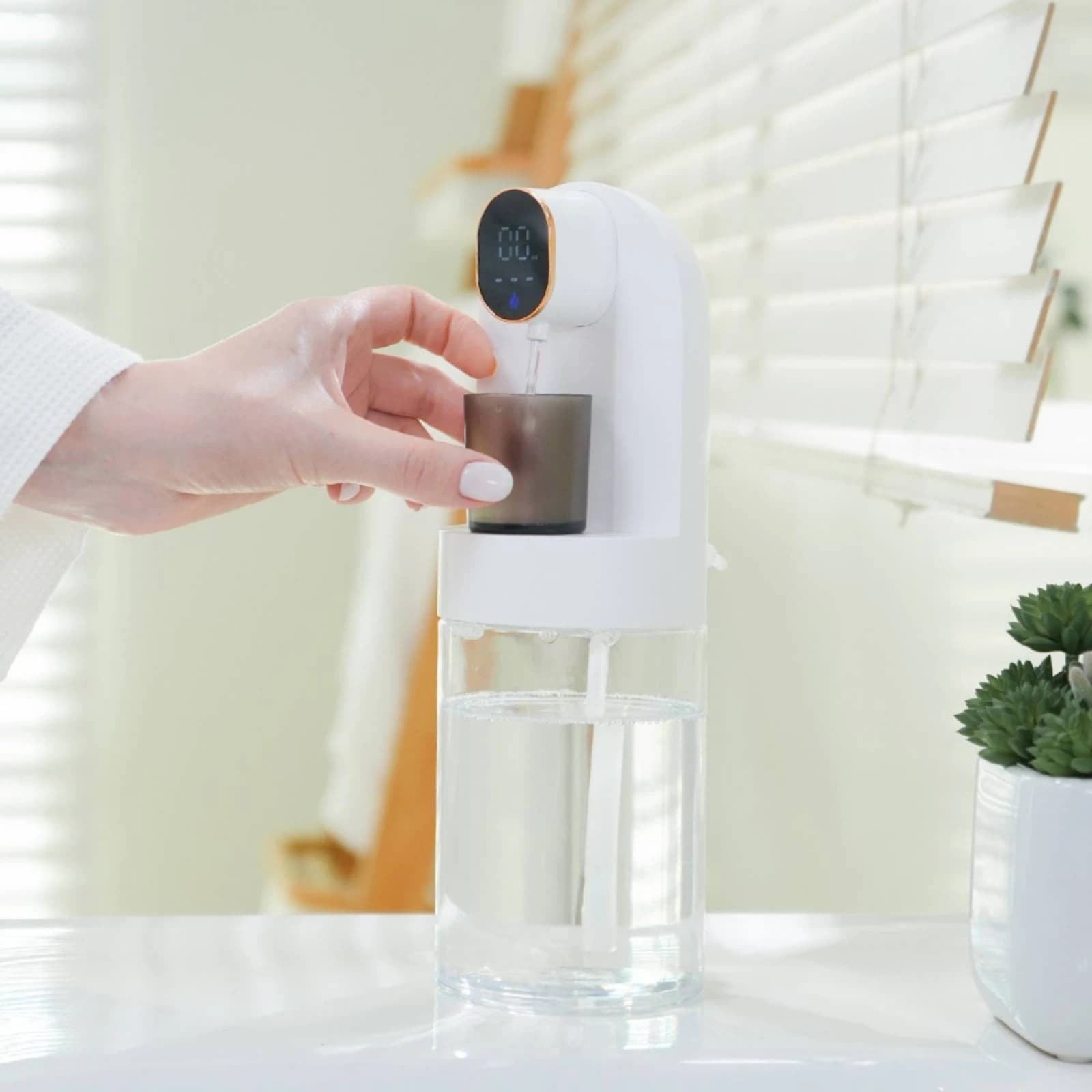 Smart Mouthwash Machine LED Display Wall-Mounted Mouthwash Machine Compact Bathroom Appliance Minimalist