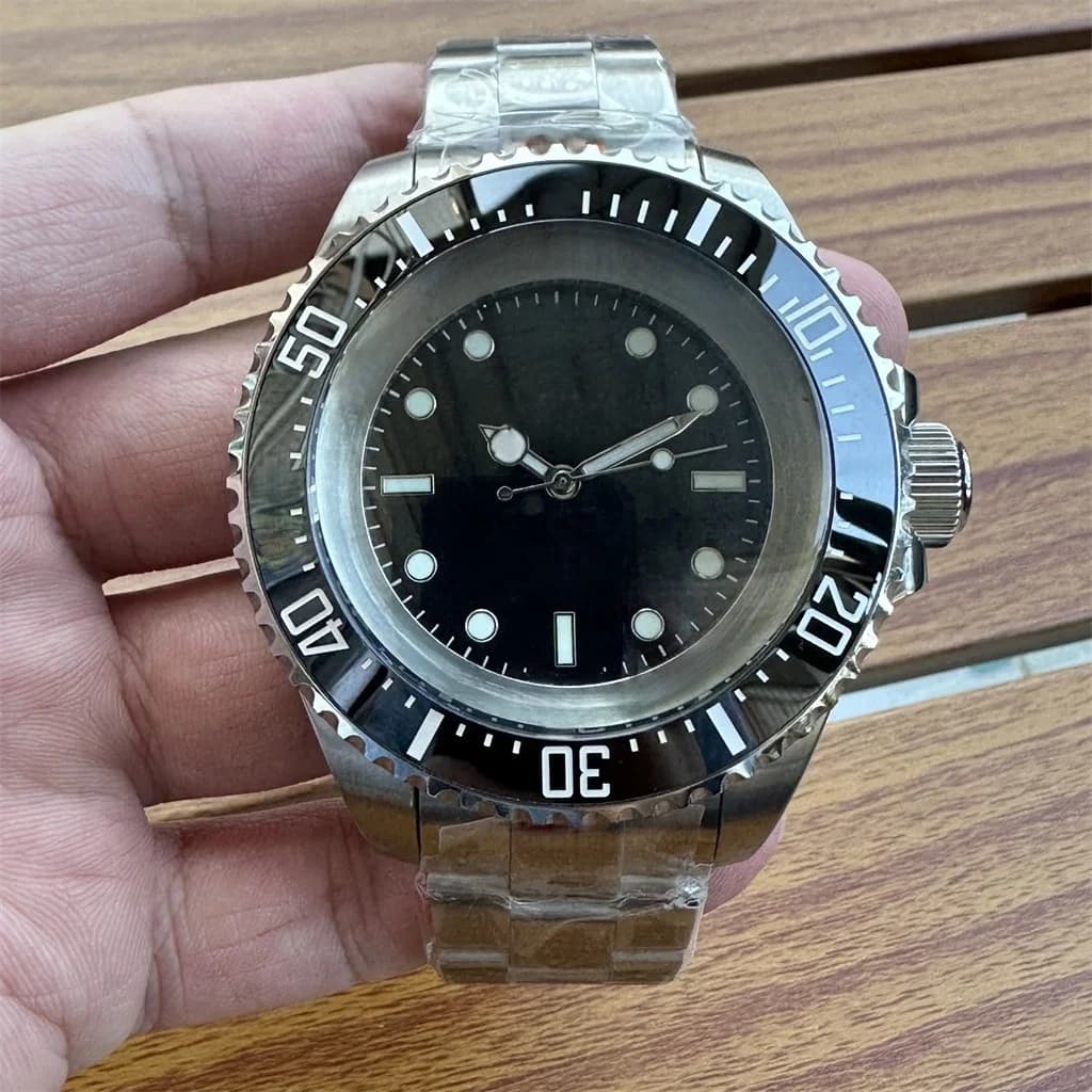 Men's Classic 43mm Large-Size Diver's Watch: Matte Black Dial, Rotating Bezel, 300-Meter Water Resistance, Ultra-Bright Luminous Display, Solid Stainless Steel Bracelet