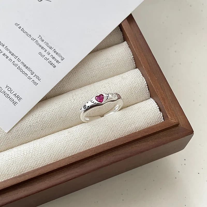 Anello per dito indice aperto con cuore in zircone colorato per donna, semplice, elegante, versatile, lusso leggero, sensazione di fascia alta, anello regolabile per donna
