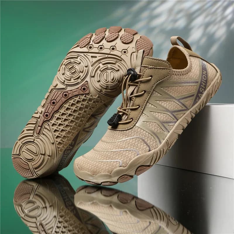 Snorkeling and seaside wading, an alternative to slippers; protects feet from cuts by reefs and sea urchins, suitable for tide p